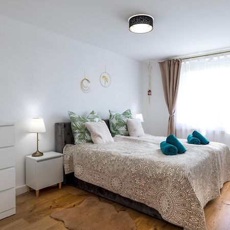 Schoenes, Modernes Apartment Mit Zwei Schlafzimmern - Zentral Mit Balkon Fuer 6 Personen Montabaur Zewnętrze zdjęcie