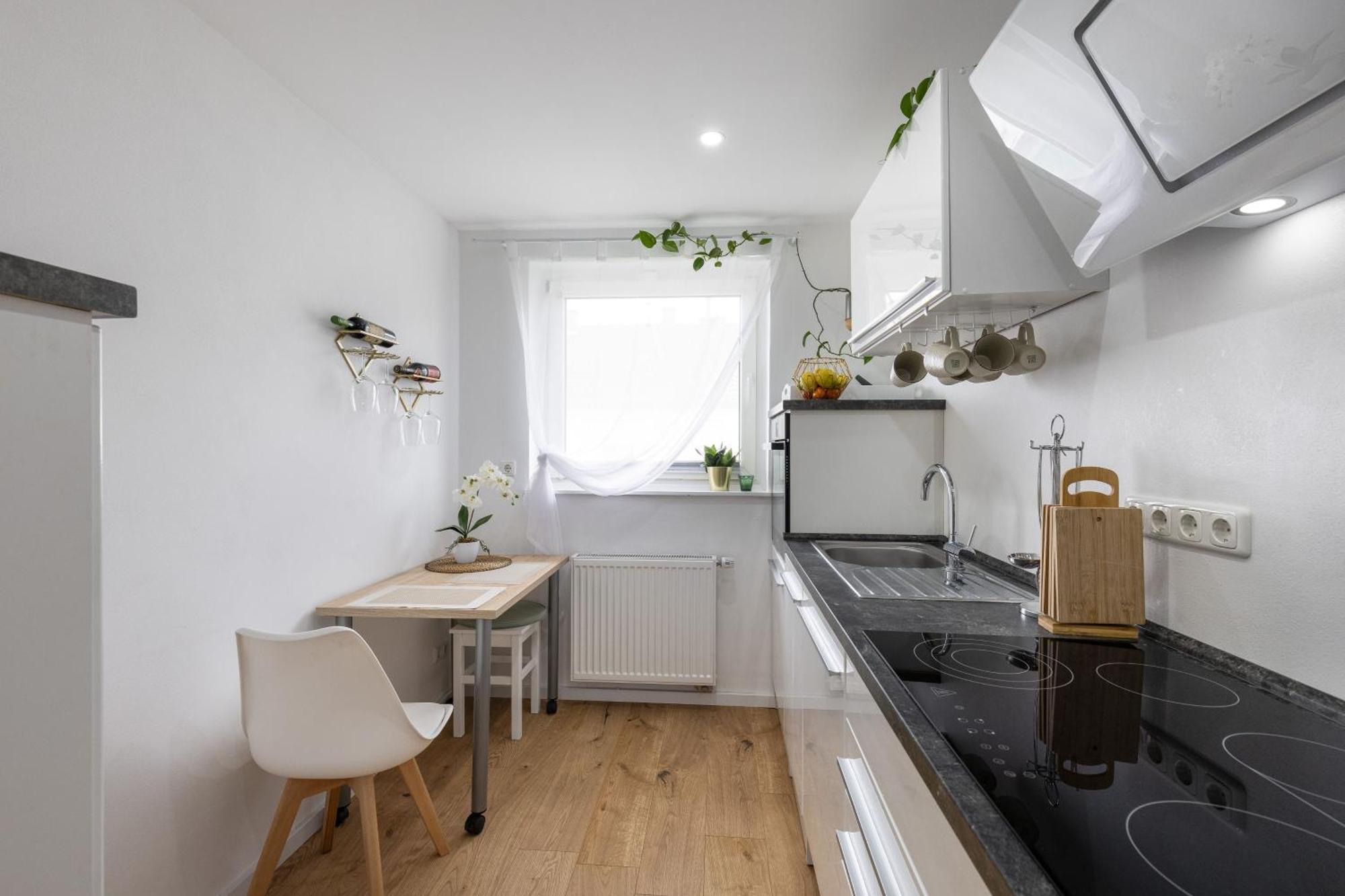 Schoenes, Modernes Apartment Mit Zwei Schlafzimmern - Zentral Mit Balkon Fuer 6 Personen Montabaur Zewnętrze zdjęcie