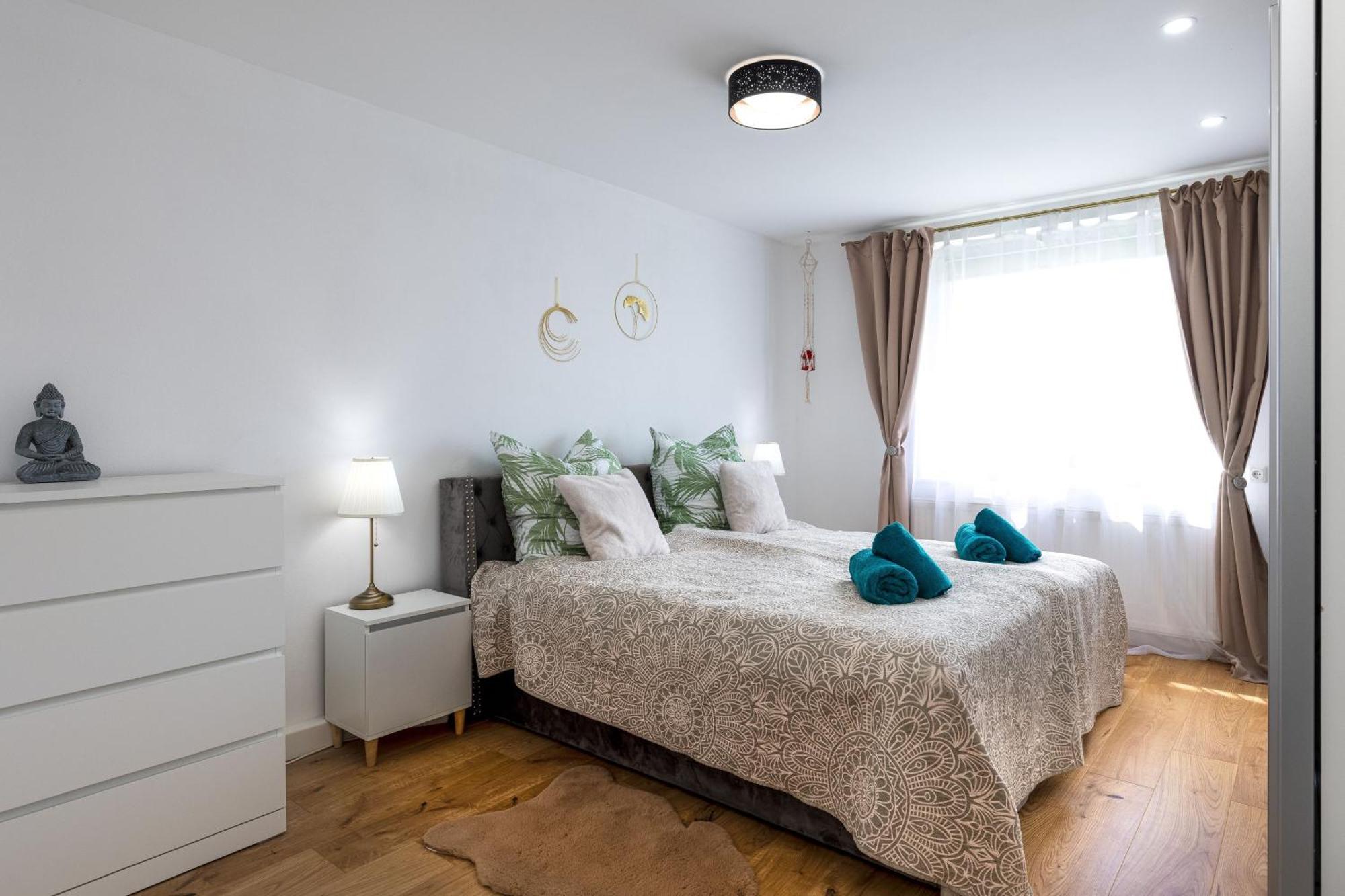 Schoenes, Modernes Apartment Mit Zwei Schlafzimmern - Zentral Mit Balkon Fuer 6 Personen Montabaur Zewnętrze zdjęcie